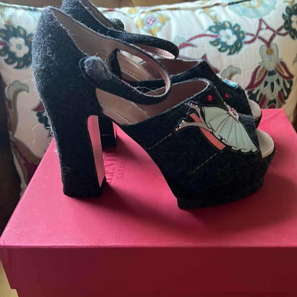 Valentino Platform Heels! (Fits 7 or 7.5) - Picture 2 of 3